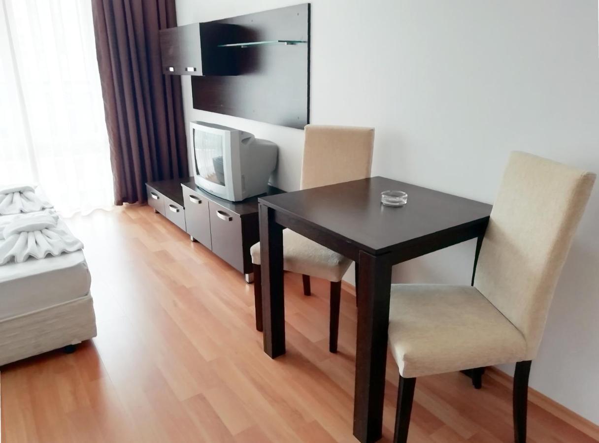 סאני ביץ' Apart Hotel Happy מראה חיצוני תמונה
