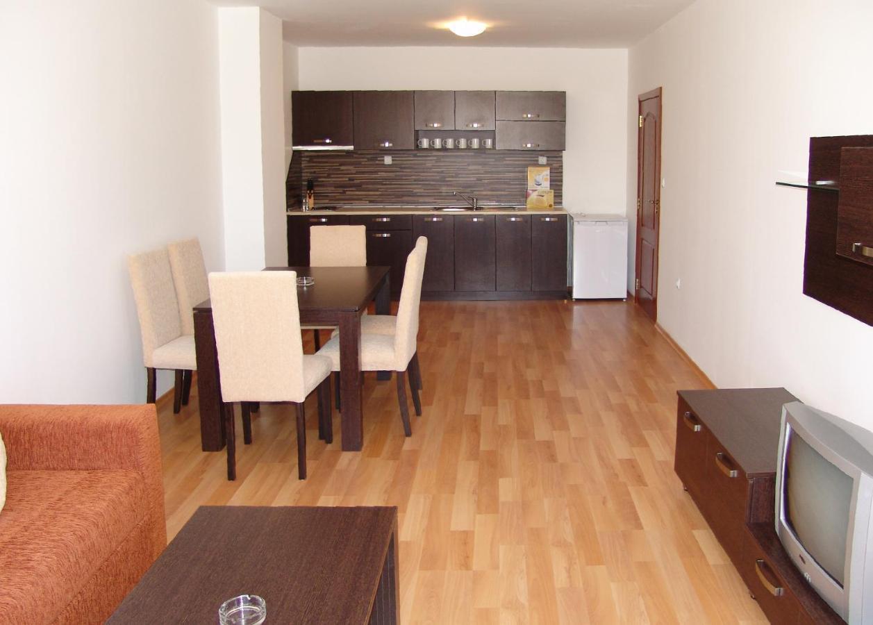 סאני ביץ' Apart Hotel Happy מראה חיצוני תמונה