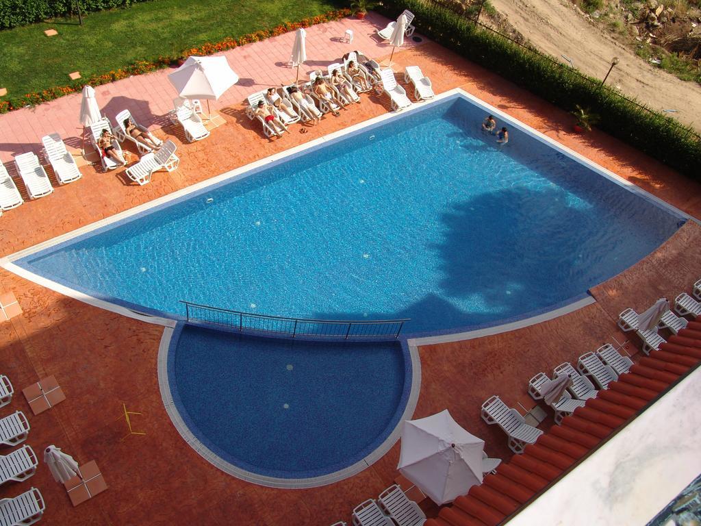 סאני ביץ' Apart Hotel Happy מראה חיצוני תמונה