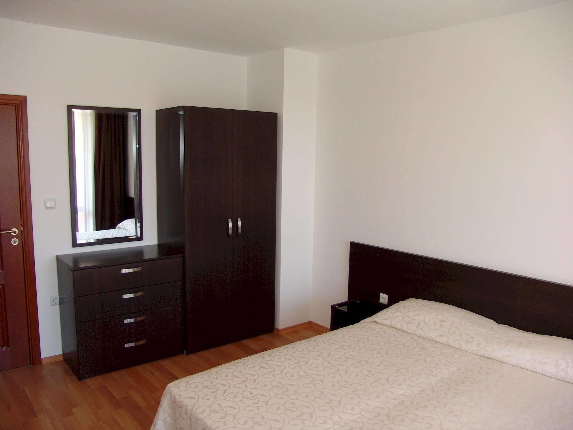 סאני ביץ' Apart Hotel Happy מראה חיצוני תמונה