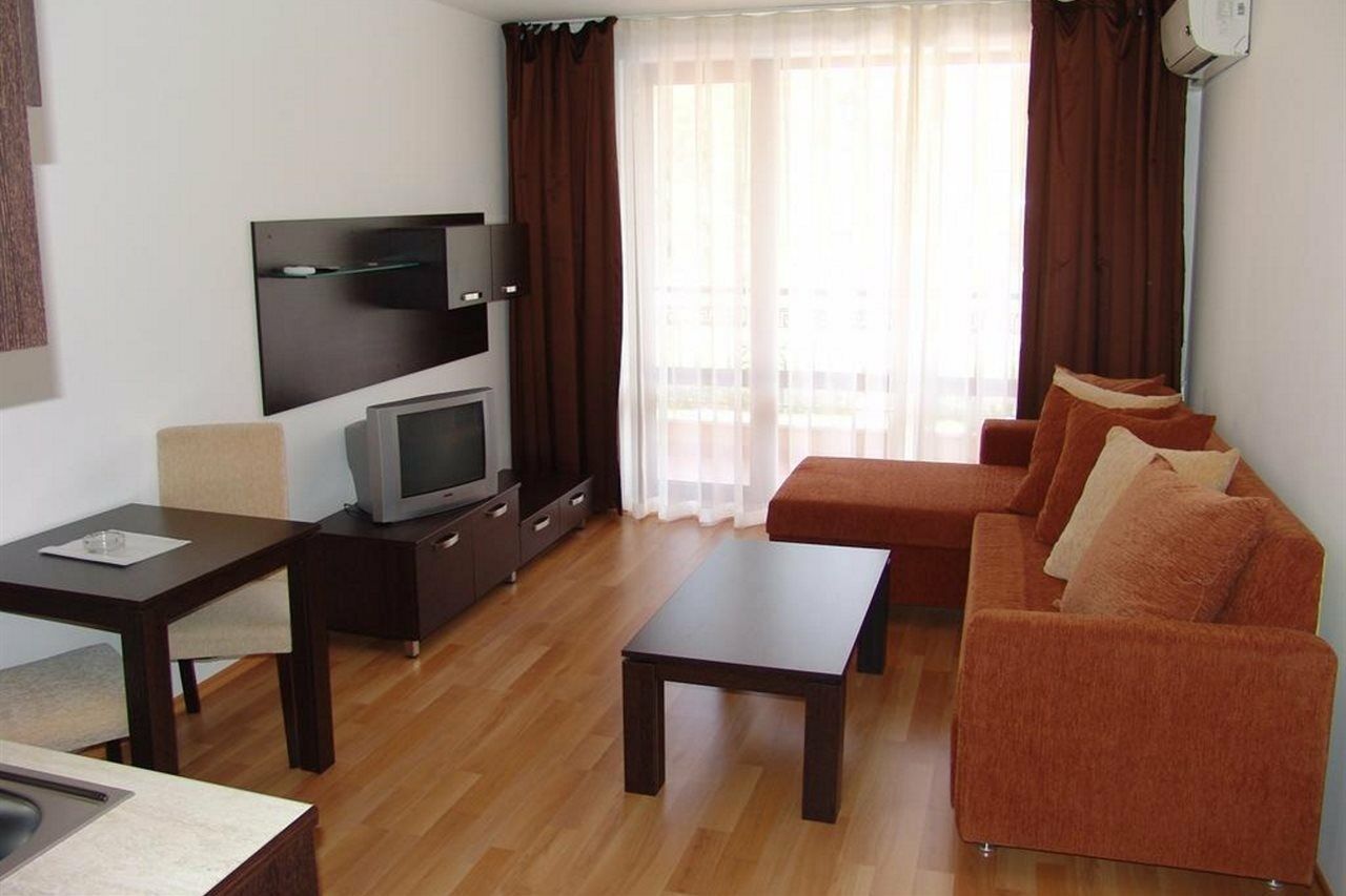 סאני ביץ' Apart Hotel Happy מראה חיצוני תמונה